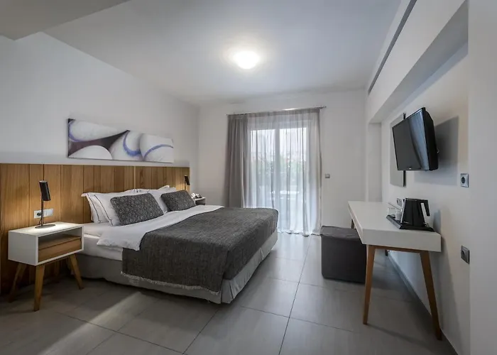 More Meni Residence & Suites