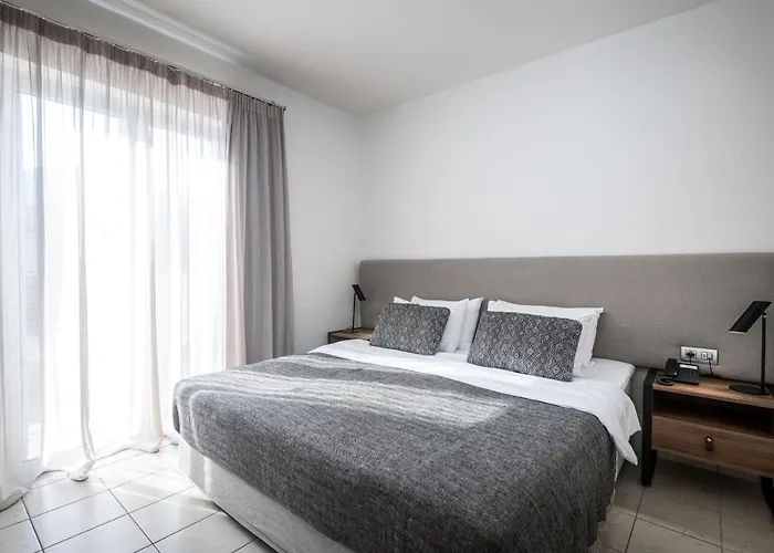 More Meni Residence & Suites